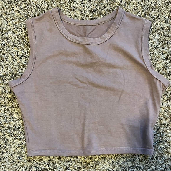 Cropped Tank Top - Picture 1 of 2